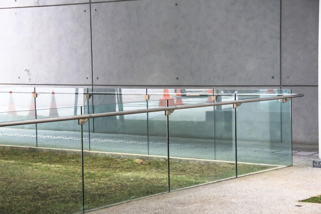 types-of-glass-railing