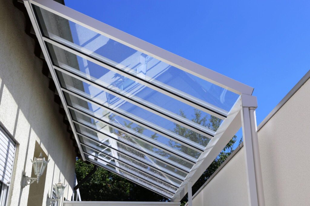 glass-canopies-in-residential-settings